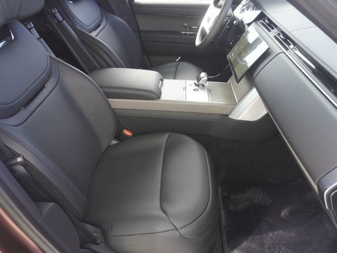 New 2026 Land Rover Range Rover SV image 23