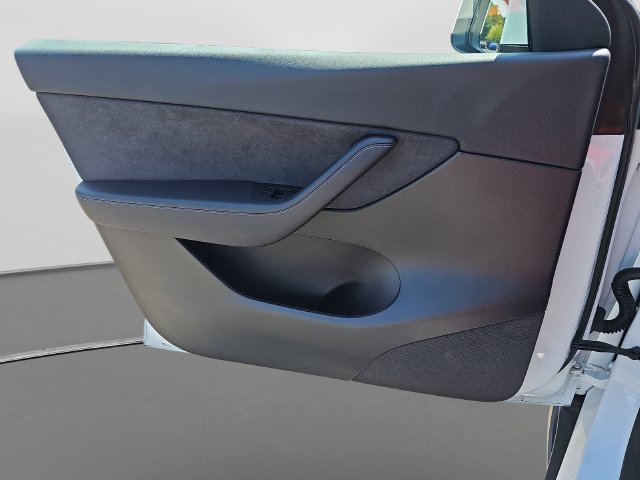Used 2022 Tesla Model Y Performance AWD/4WD image 23