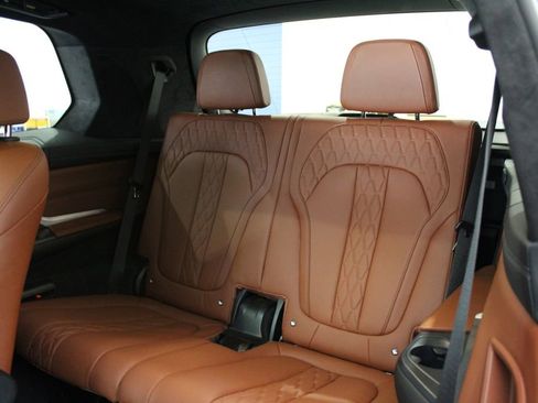 Used 2021 BMW X7 M50i w/ Dynamic Handling Package AWD/4WD image 22