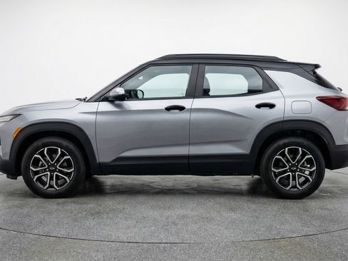 Used 2025 Chevrolet TrailBlazer LT image 5