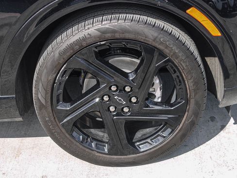 Used 2025 Chevrolet Equinox EV RS image 11