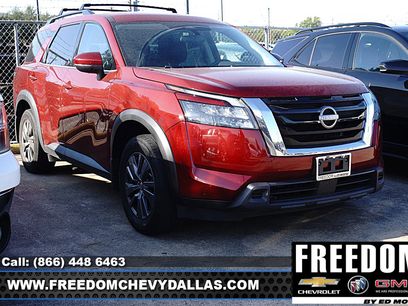 Used 2024 Nissan Pathfinder SV