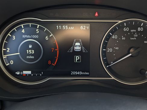 Used 2024 Nissan Versa SV image 12