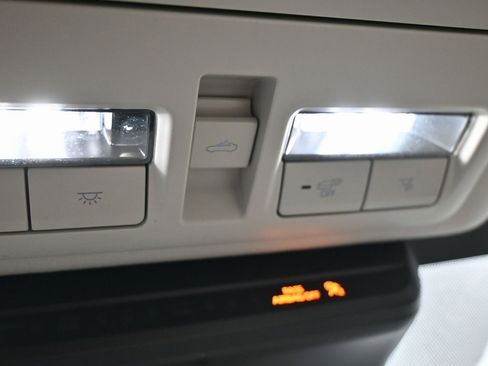 Used 2024 MAZDA CX-90 Plug-In Hybrid w/ Premium Plus image 17