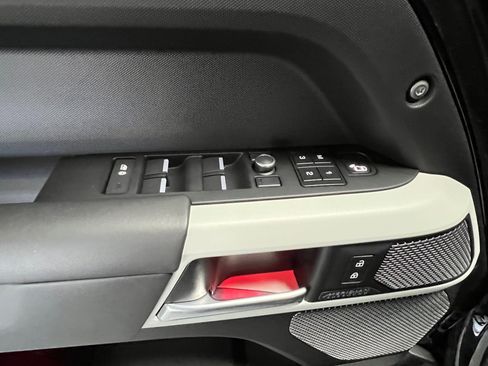Used 2020 Land Rover Defender 110 HSE image 27
