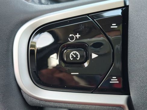 New 2026 Volvo XC90 B6 Plus image 16