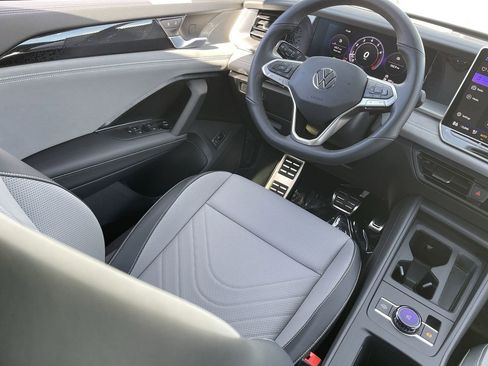 New 2026 Volkswagen Tiguan SE R-Line image 10