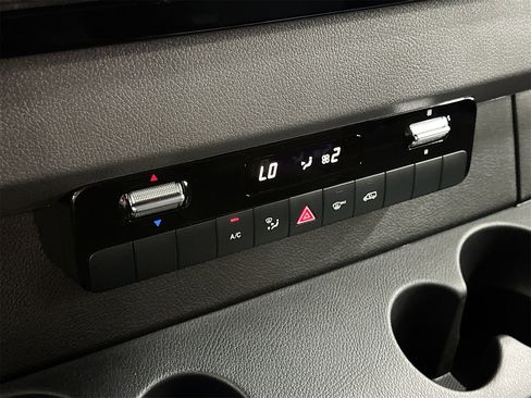 Used 2025 Mercedes-Benz Sprinter 2500 image 14