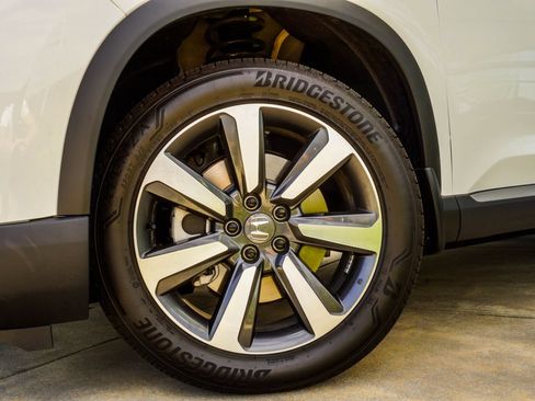 Used 2025 Honda Pilot Elite image 3