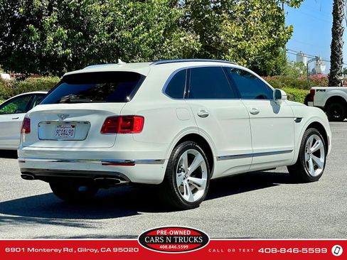 Used 2018 Bentley Bentayga AWD/4WD image 45