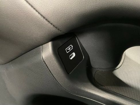 Certified 2026 Honda HR-V LX image 21