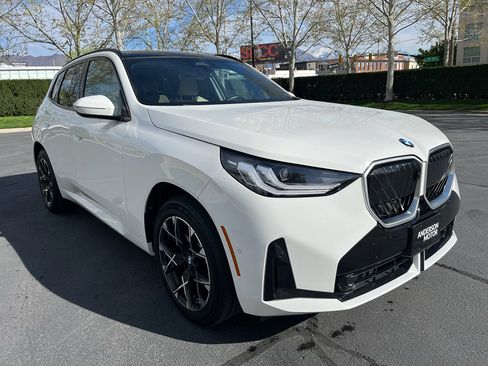 Used 2025 BMW X3 xDrive30i AWD/4WD image 5