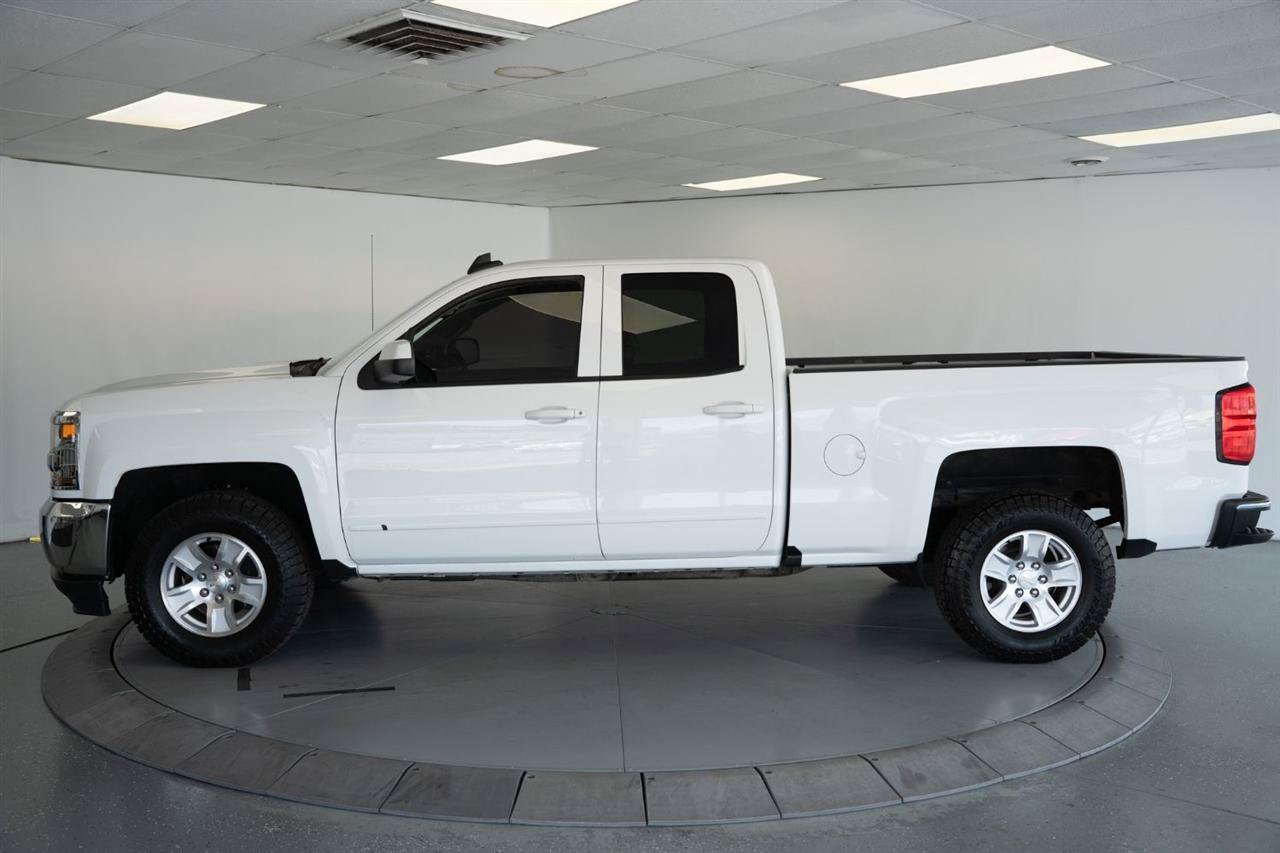 Used 2018 Chevrolet Silverado 1500 LT w/ Trailering Package AWD/4WD image 4