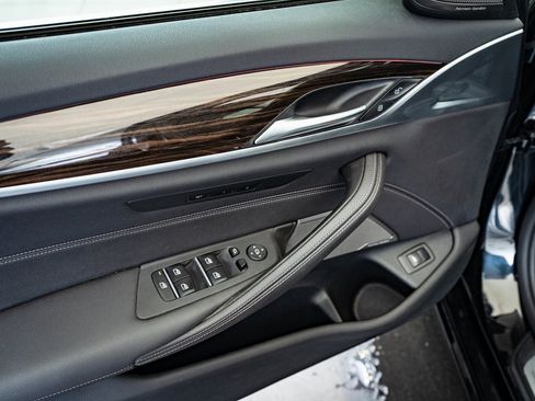 Used 2021 BMW 540i xDrive w/ Premium Package image 21