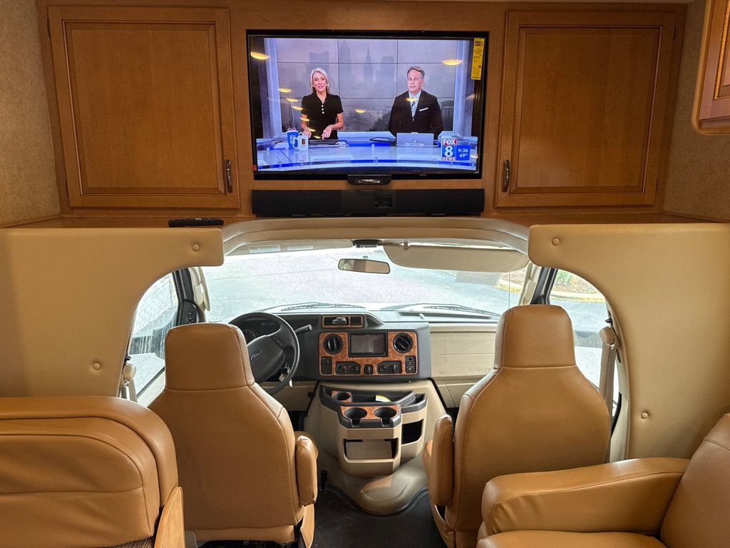 Used 2016 Ford E-450 and Econoline 450 Super Duty w/ Motorhome Prep Package RWD image 13