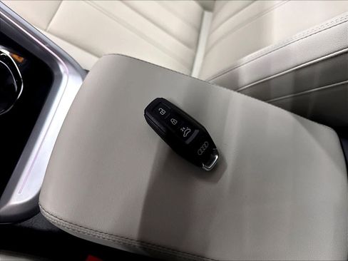 Certified 2025 Audi Q5 Premium AWD/4WD image 12
