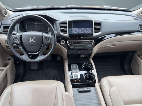 Used 2016 Honda Pilot Touring image 28