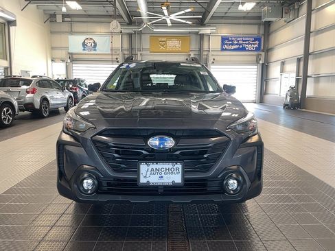Used 2024 Subaru Outback Premium AWD/4WD image 2