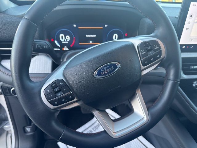Used 2026 Ford Explorer Active AWD/4WD image 15