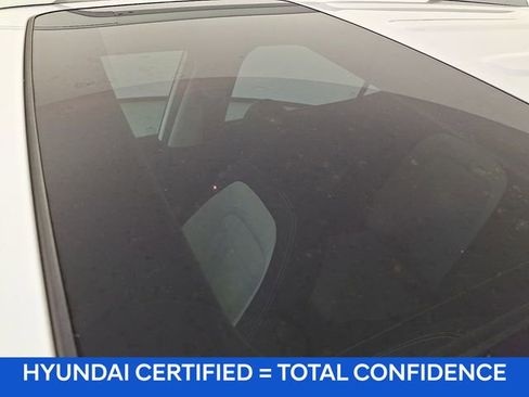 Certified 2025 Hyundai Venue SEL FWD image 18