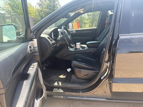 Used 2018 Jeep Grand Cherokee Altitude RWD image 10