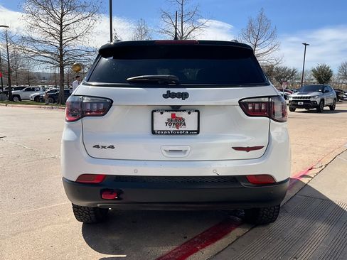 Used 2025 Jeep Compass Trailhawk image 7