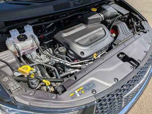 Certified 2024 Chrysler Pacifica Touring-L FWD image 30