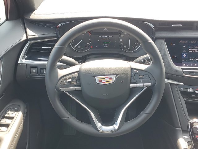 Certified 2025 Cadillac XT6 Luxury FWD image 28