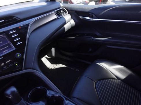 Certified 2020 Toyota Camry SE w/ Convenience Package image 26