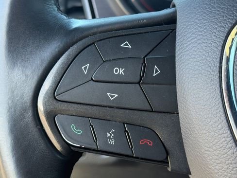 Used 2016 Dodge Challenger SXT RWD image 14