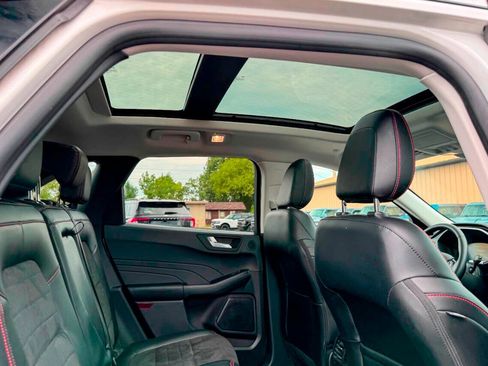 Used 2022 Ford Escape SEL w/ SEL Stealth AWD Package image 12