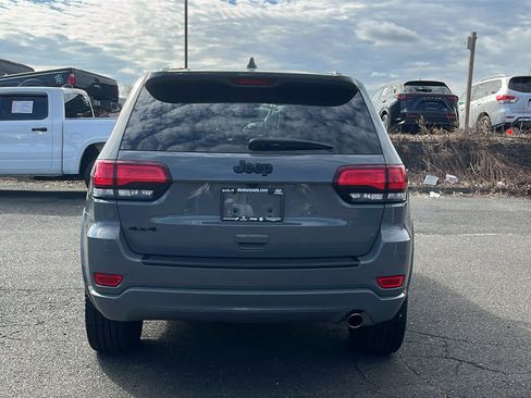 Used 2022 Jeep Grand Cherokee Laredo X image 5