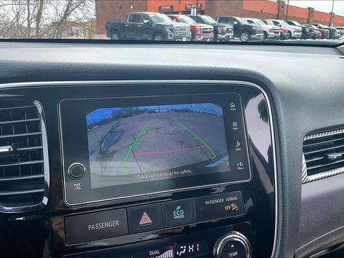 Used 2017 Mitsubishi Outlander SE image 13