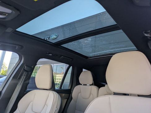 New 2026 Volvo XC90 B6 Plus w/ Protection Package Premier image 13