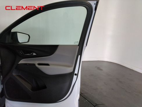 Used 2022 Chevrolet Equinox LS w/ LPO, Floor Liner Package image 36