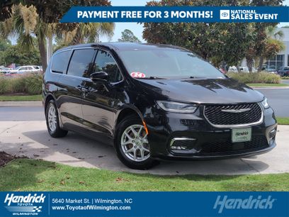 Used 2024 Chrysler Pacifica Touring-L