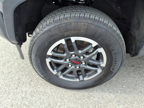 Used 2024 Toyota Tacoma TRD Sport image 10