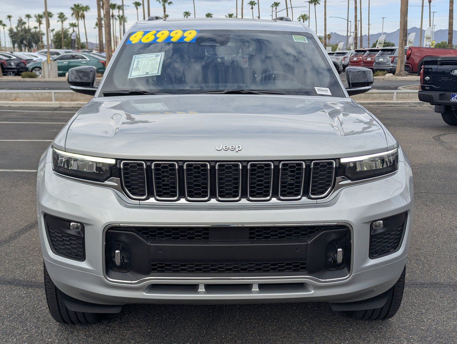 Certified 2025 Jeep Grand Cherokee L Overland w/ MOPAR Finishing Package AWD/4WD image 6