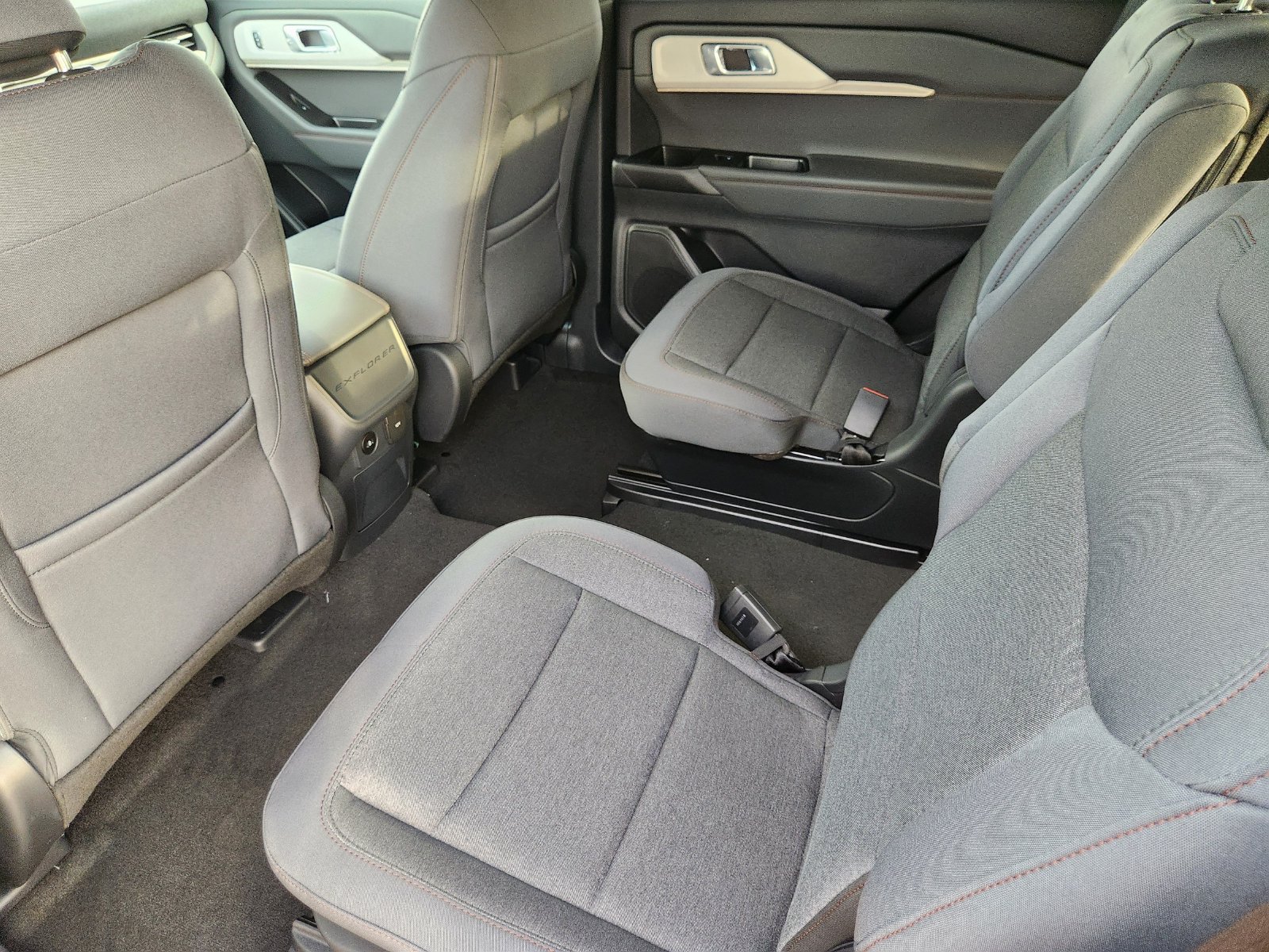 New 2027 Ford Explorer Active RWD image 24
