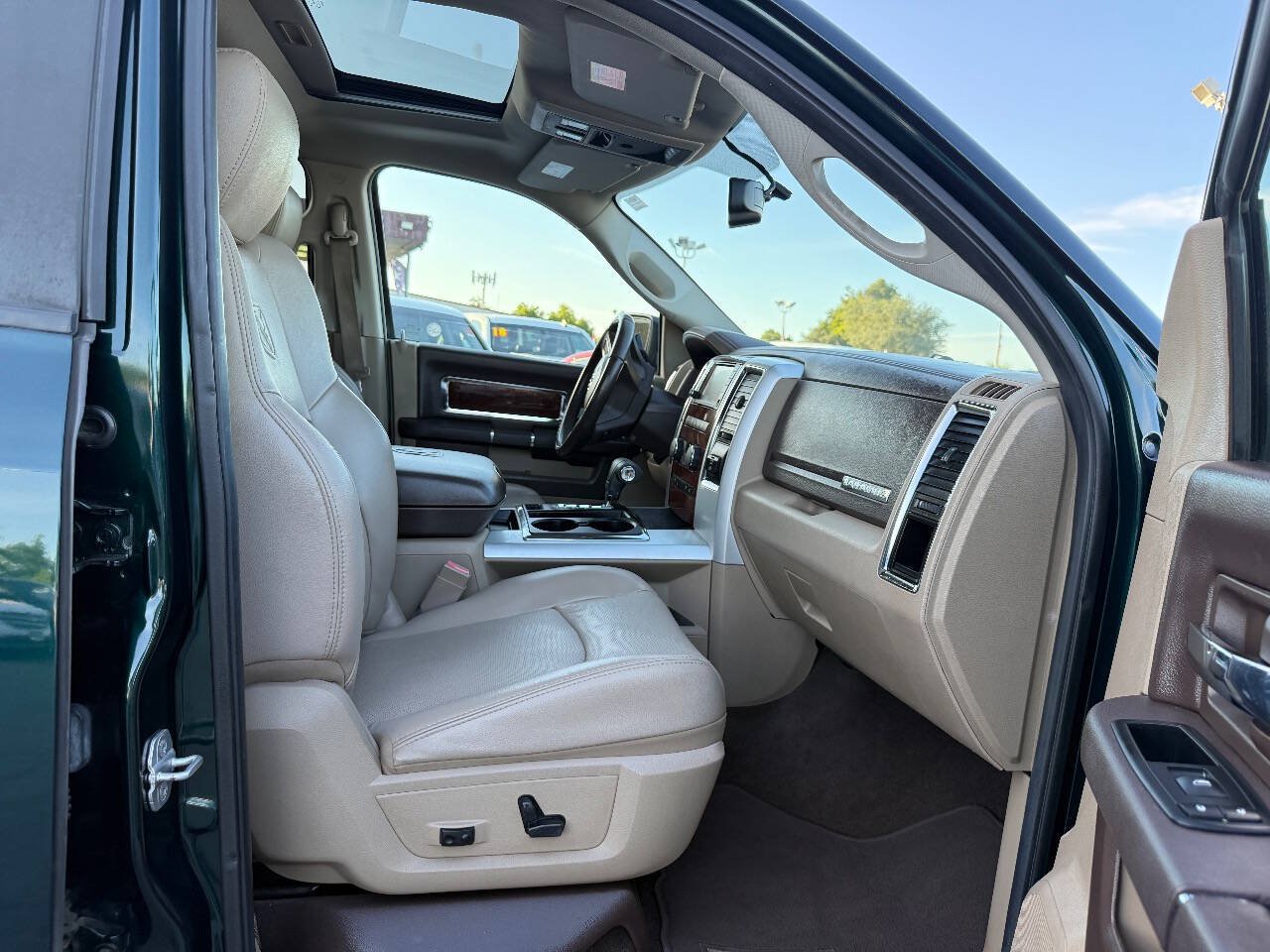 Used 2011 RAM 1500 Laramie RWD image 15