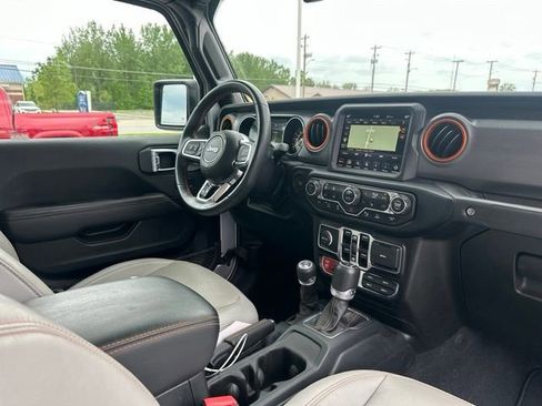 Used 2023 Jeep Gladiator Mojave w/ LED Lighting Group AWD/4WD image 9