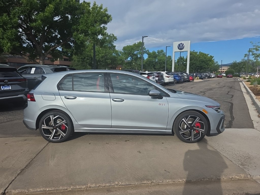 New 2026 Volkswagen GTI SE FWD image 6