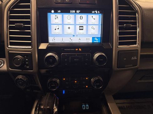 Used 2016 Ford F150 Lariat w/ Equipment Group 502A Luxury AWD/4WD image 11