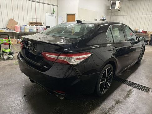 Used 2020 Toyota Camry XSE image 4