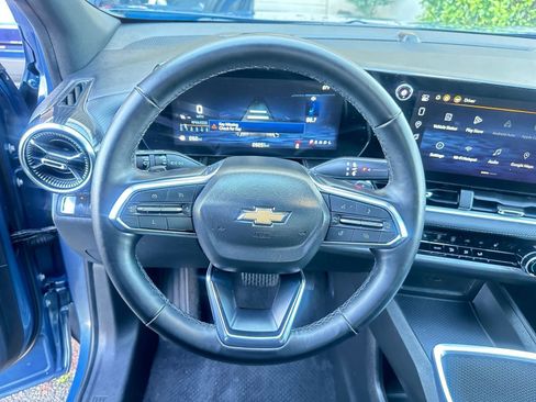 Used 2025 Chevrolet Equinox LT image 28