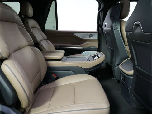 New 2026 Lincoln Navigator Black Label AWD/4WD image 18