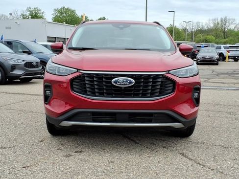Certified 2024 Ford Escape Platinum AWD/4WD image 2