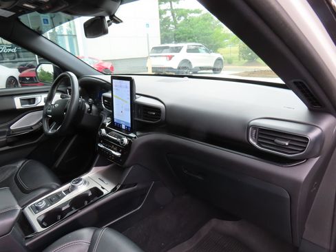 Used 2021 Ford Explorer ST w/ Equipment Group 401A AWD/4WD image 17