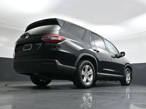 Used 2023 Honda Pilot LX image 31