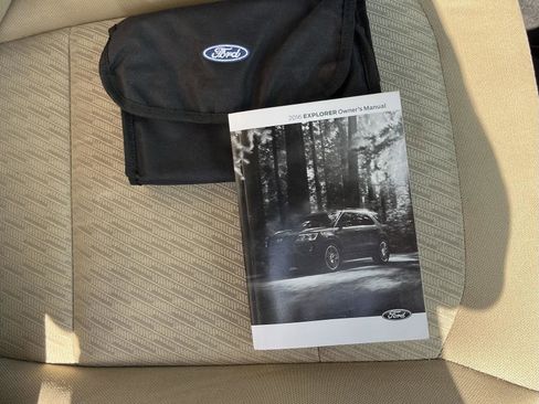 Used 2016 Ford Explorer FWD image 25